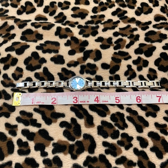 FOSSIL F2 Women’s Watch Analog Quartz Battery Stainless Steel Blue Link Band ⌚️ - Picture 8 of 17